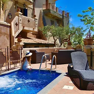 villa-laura-savoca.sicilyhotelsitaly.net/