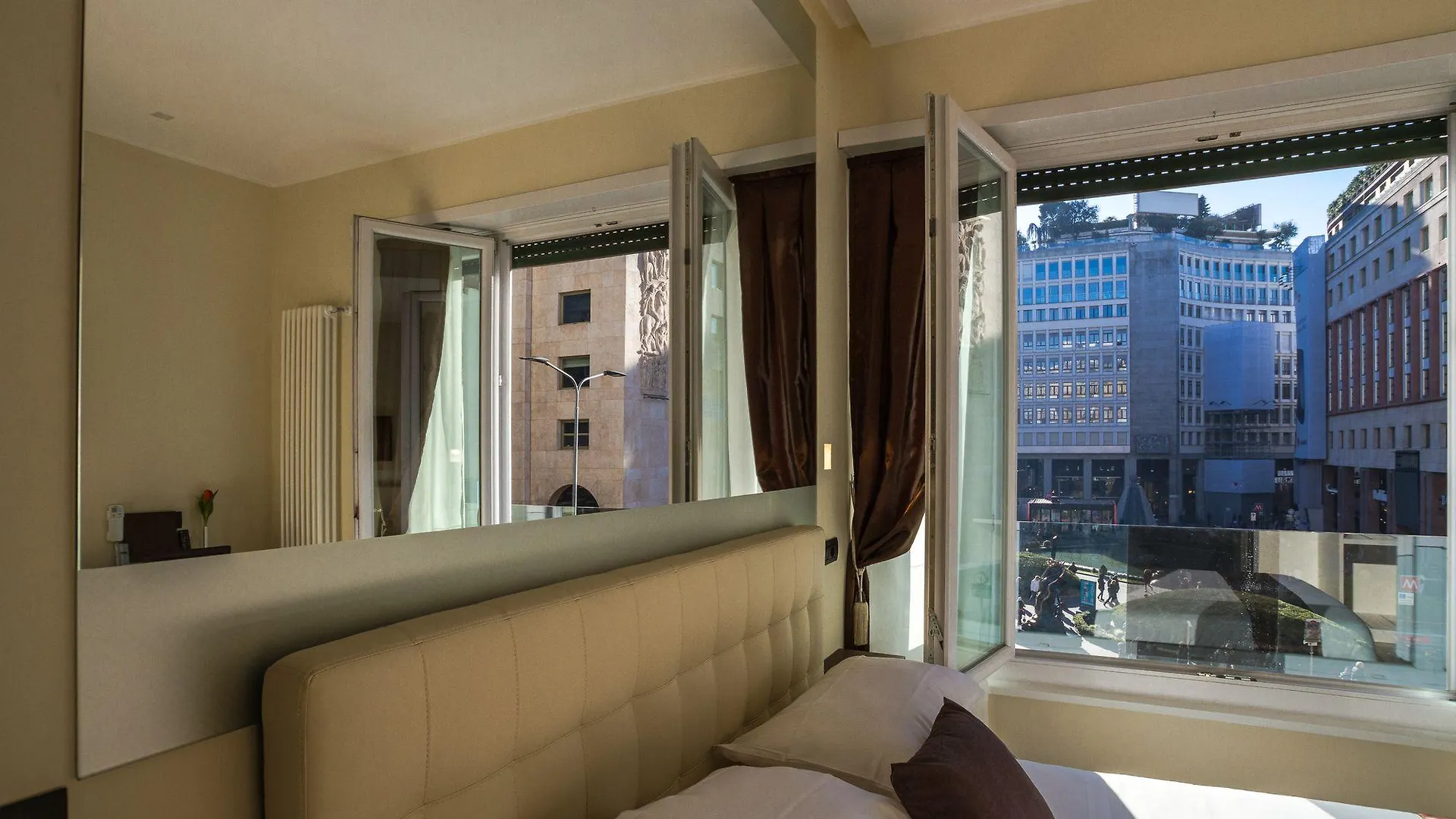 Aiello Rooms - San Babila Milan 2*,  Italy