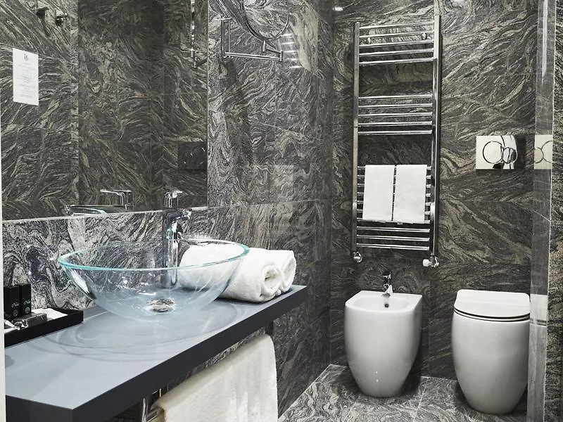 Guest house Aiello Rooms - San Babila Milan