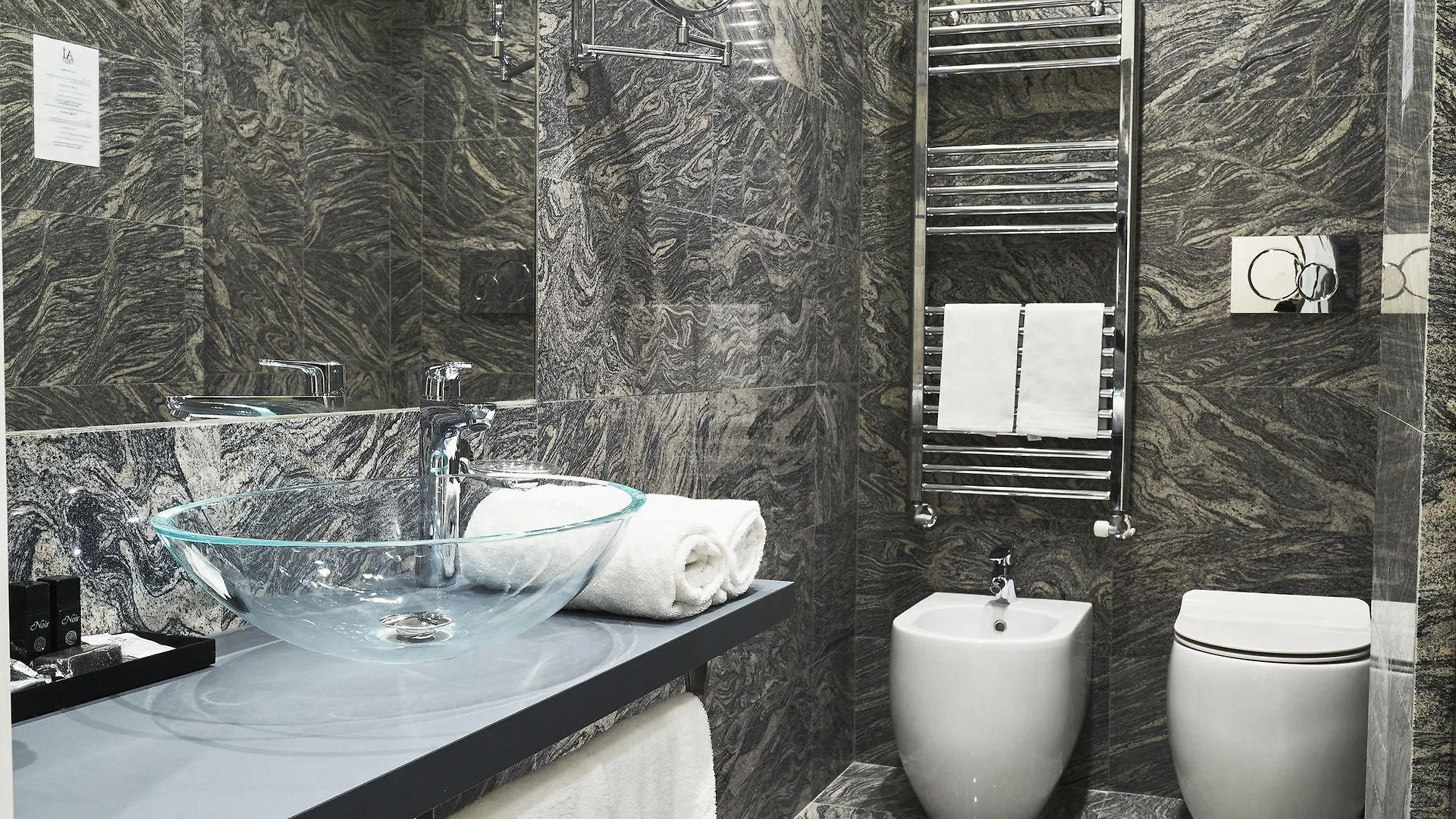 Guest house Aiello Rooms - San Babila Milan