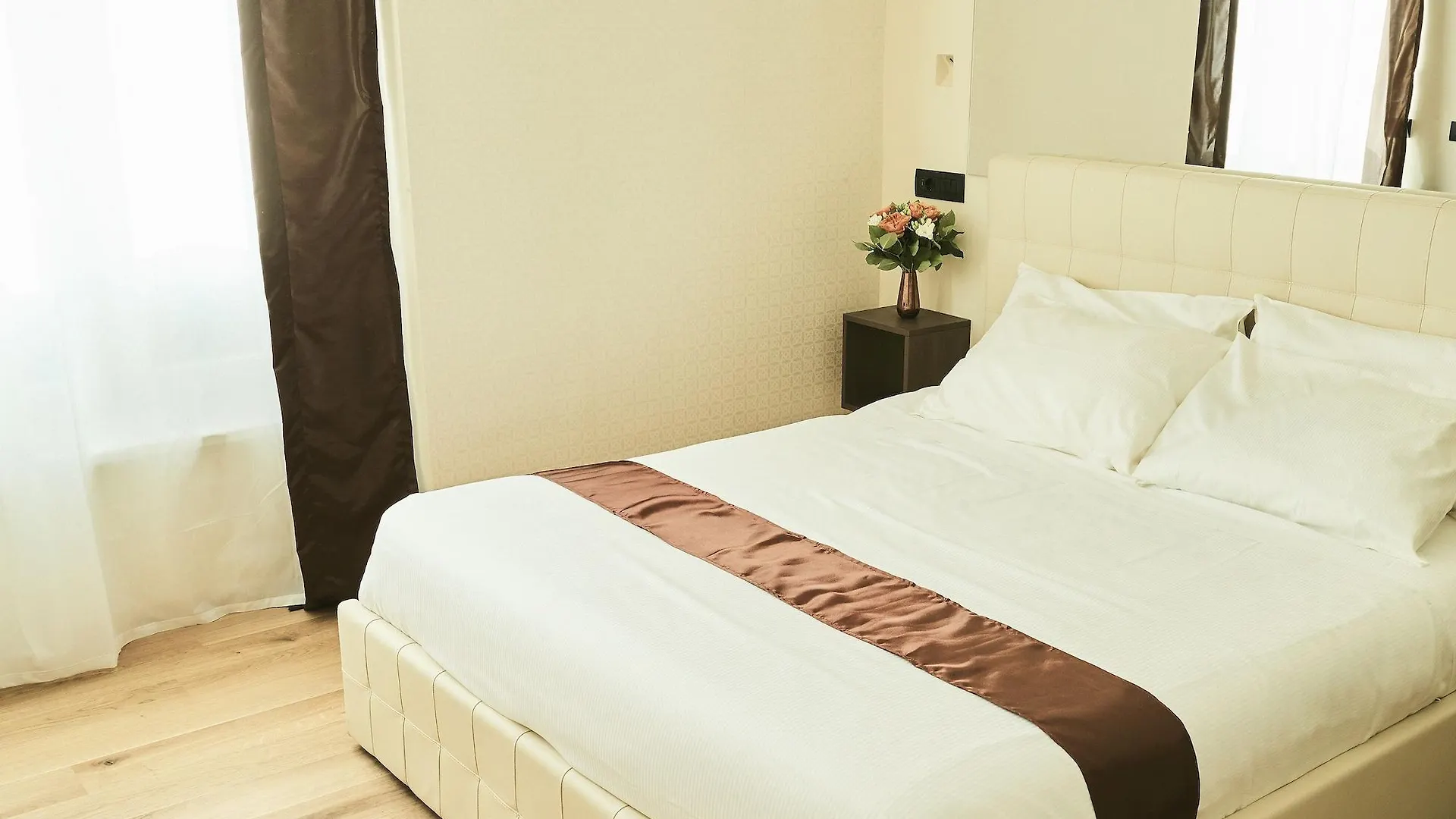 ** Guest house Aiello Rooms - San Babila Milan Italy