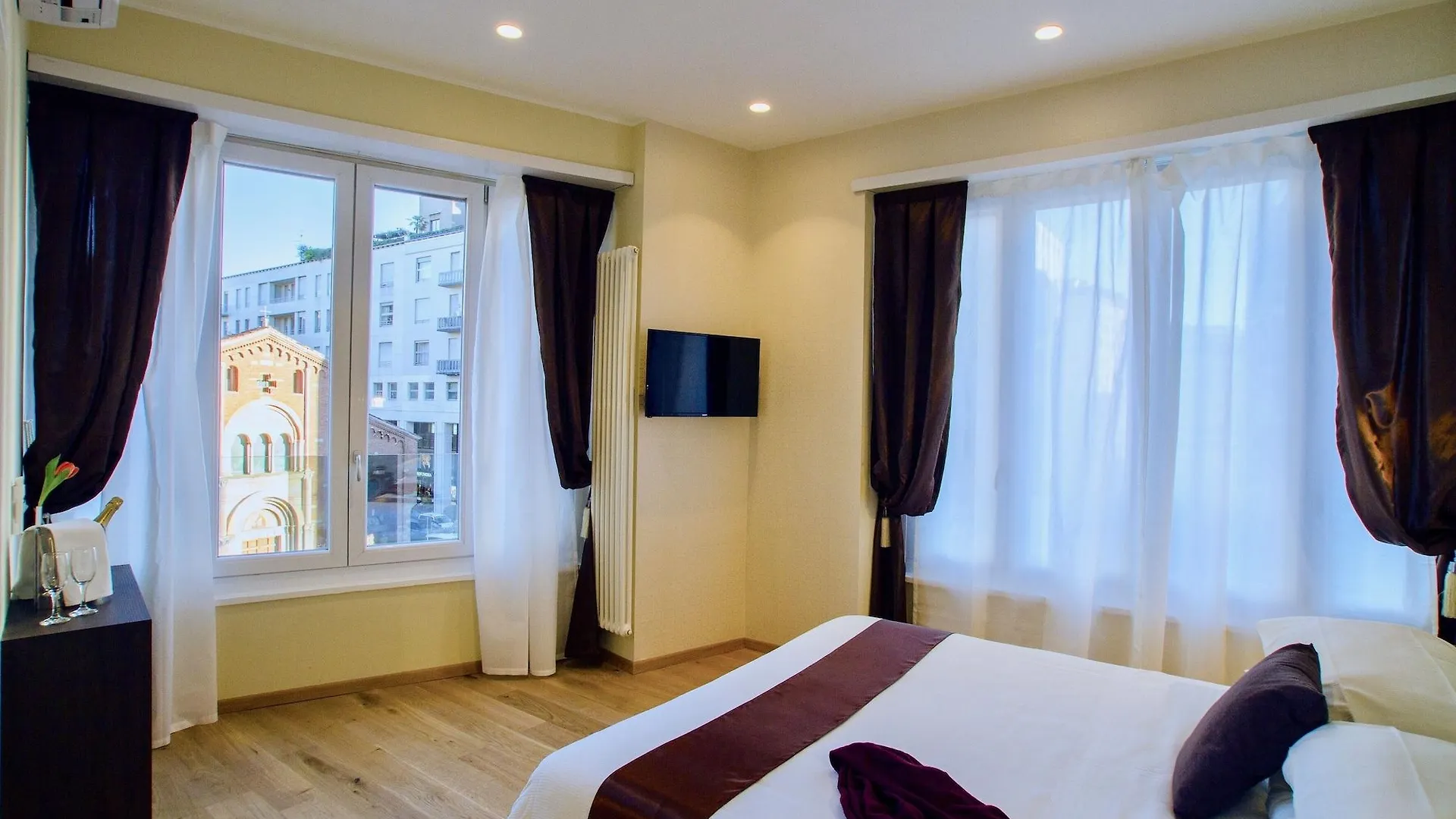 Aiello Rooms - San Babila Milan