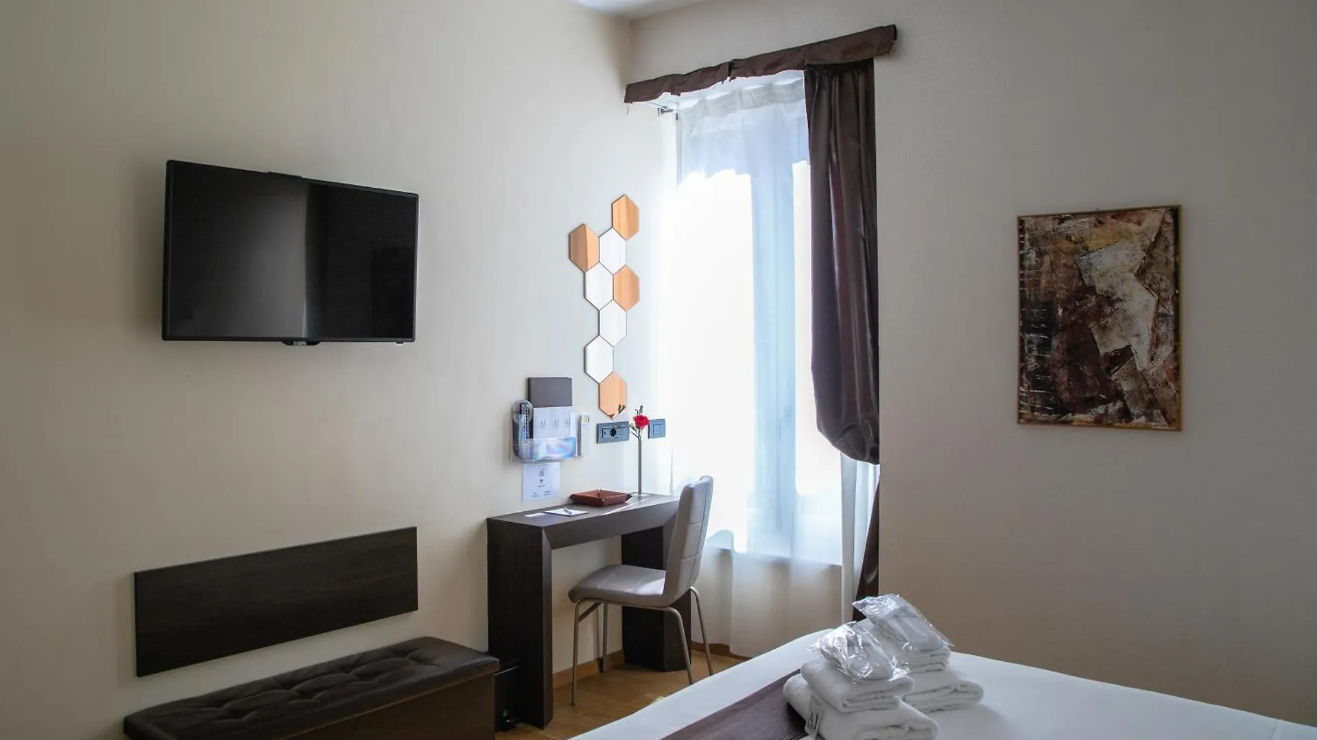 Aiello Rooms - San Babila Milan Guest house