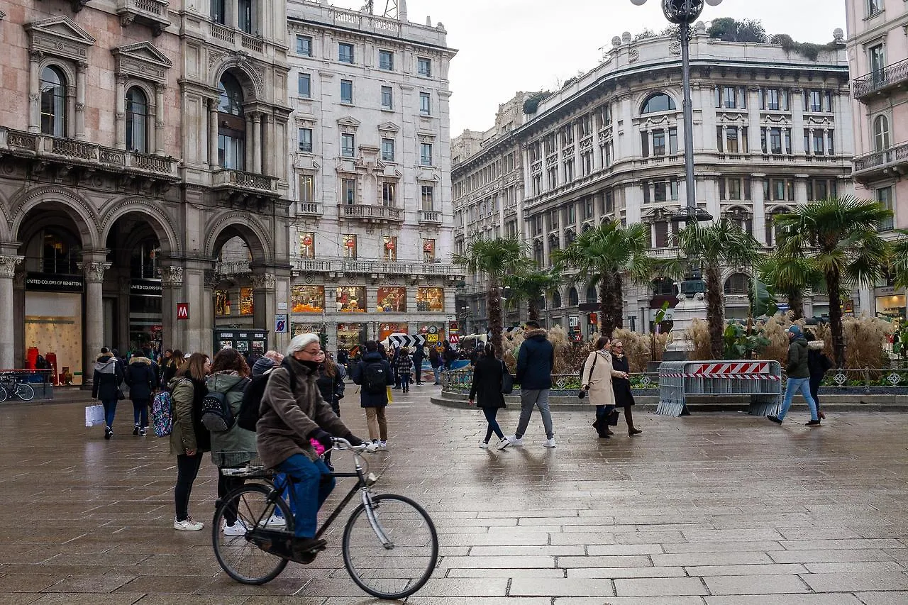 ** Guest house Aiello Rooms - San Babila Milan Italy