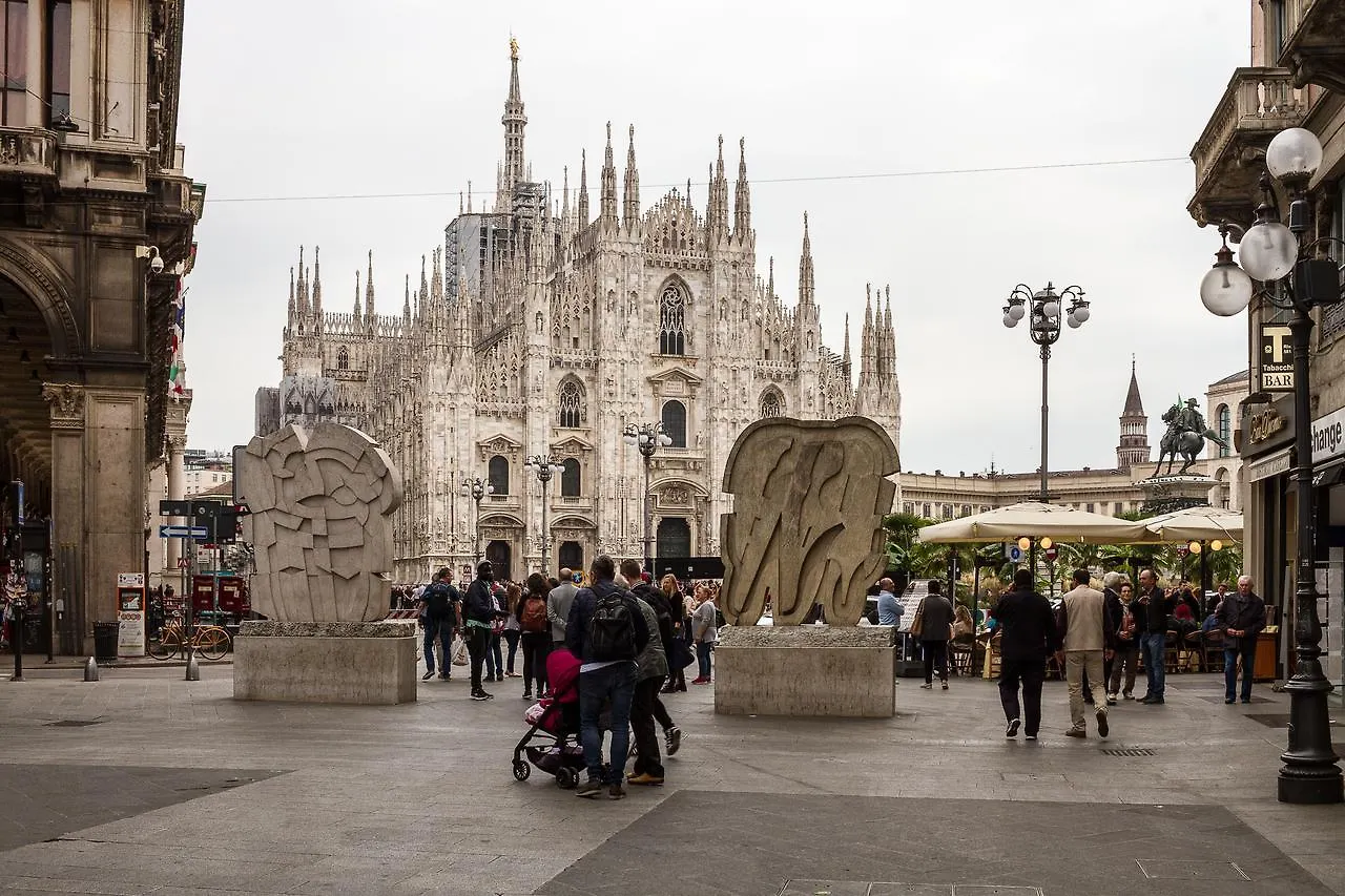 Aiello Rooms - San Babila Milan