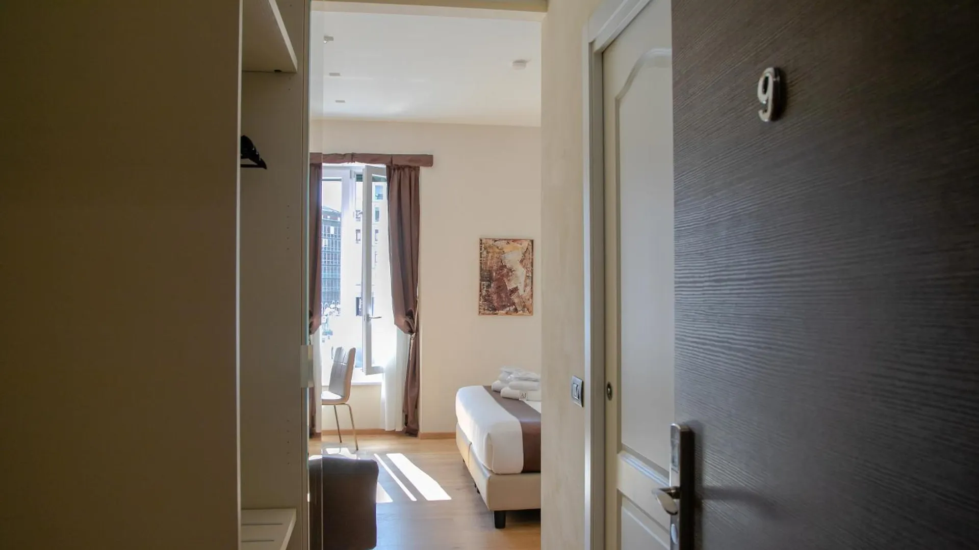 Aiello Rooms - San Babila Milan Italy